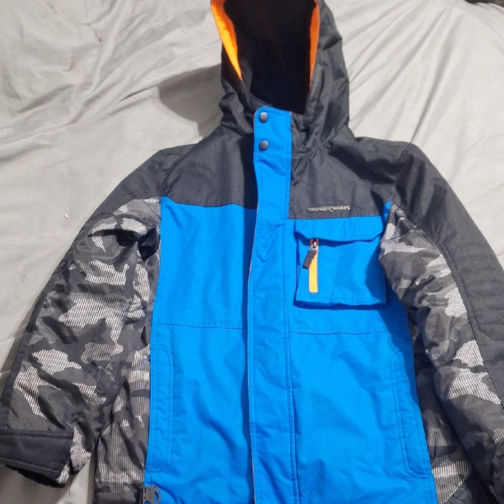 ZeroXposur Blue and Black Puffer Jacket with Camouflage Sleeves
